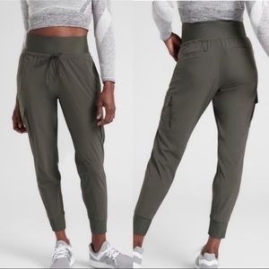 Athleta Sutton Jogger Pants Sz 2 Green